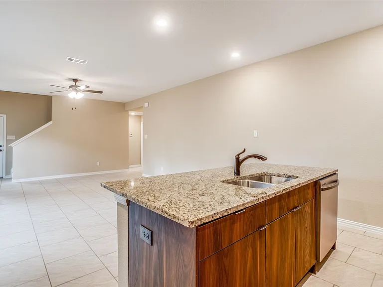 134 Canales Cir — Photo 10