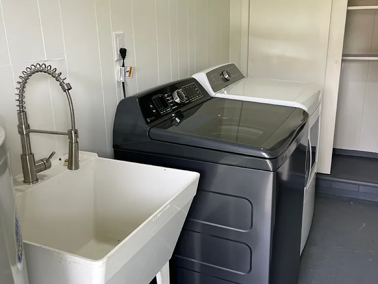 Laundry/Entry