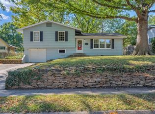 2607 SW Prairie Rd, Topeka, KS 66614