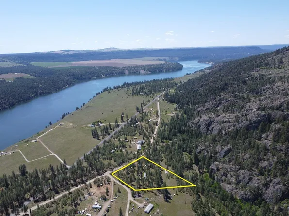 7292 Highway 291, Tumtum, WA 99034