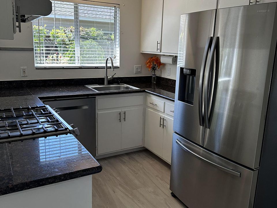 1st image of 422 Offenbach Pl
