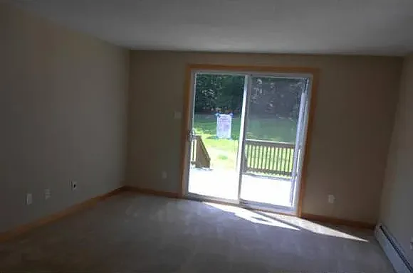 152 Exeter Rd — Photo 6