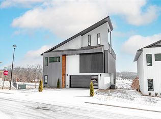 204 S Forest Canyon Ave, Fayetteville, AR 72701