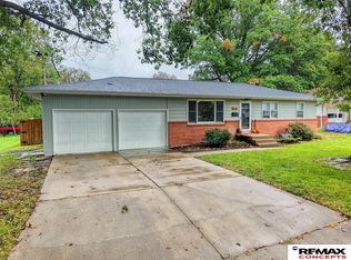 1626 Sara Rd, Beatrice, NE 68310