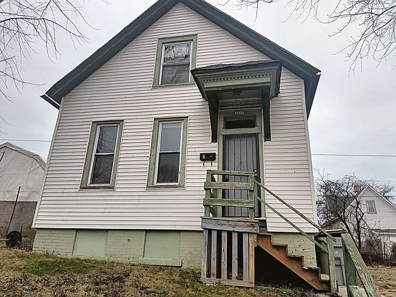 2nd image of 2416 N Hubbard St