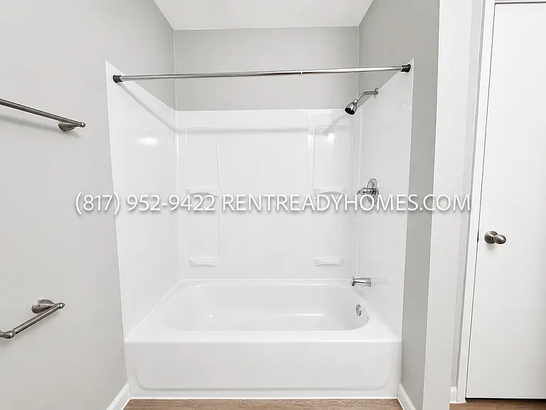 318 Frontier Dr. * — Photo 12