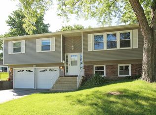 1225 Allison Ln, Schaumburg, IL 60194