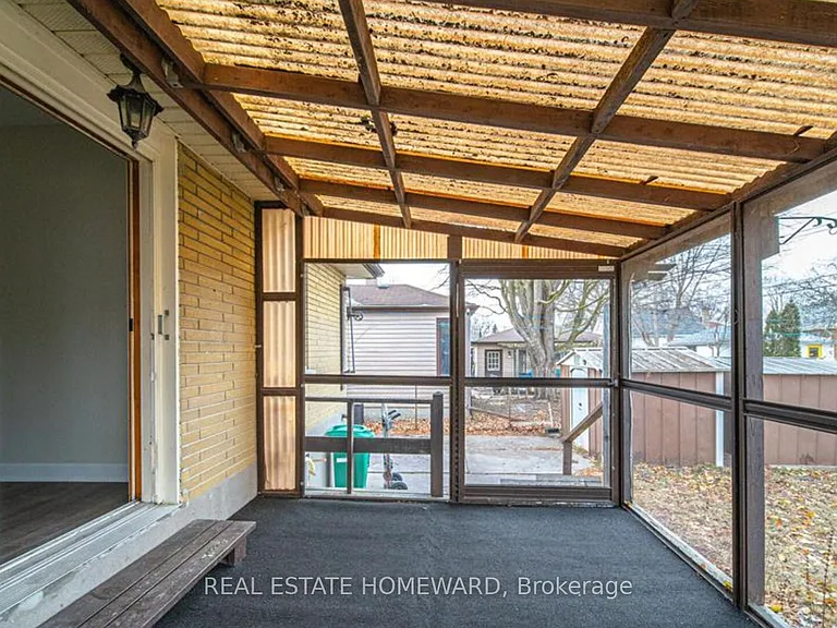 668 Harold Dr — Photo 5