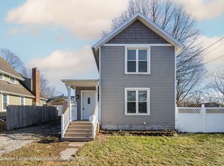 607 Park St, Grand Ledge, MI 48837