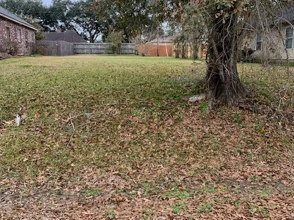 202 Grossie Dr, Lafayette, LA 70501