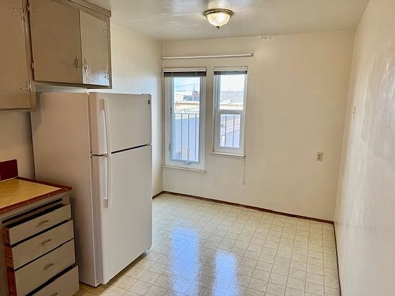 4th image of 1612 48th Ave #7
