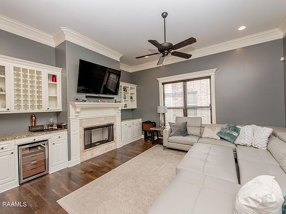5th image of 204 Sabal Palms Row