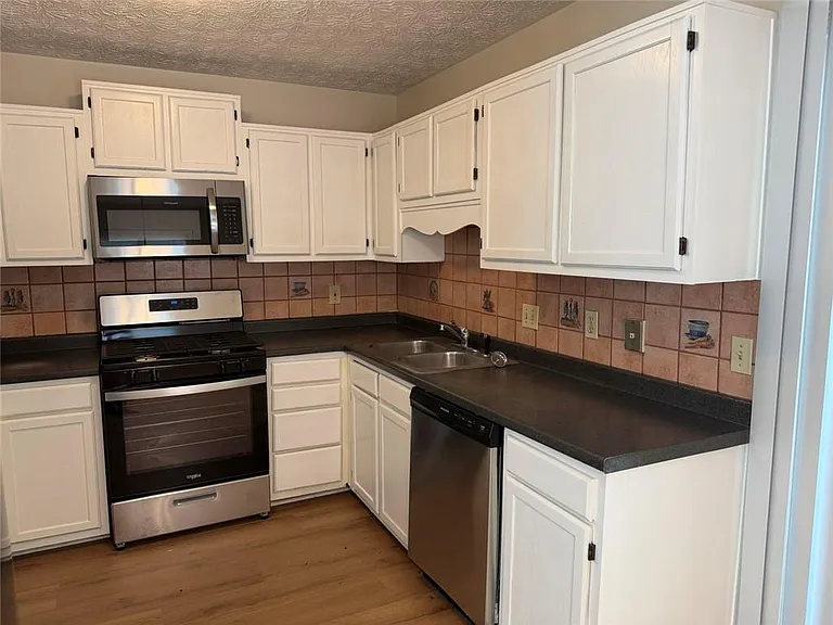 1819 Crescent Hill Dr NW — Photo 5