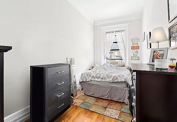 3rd image of 23 W 70th St APT 3F