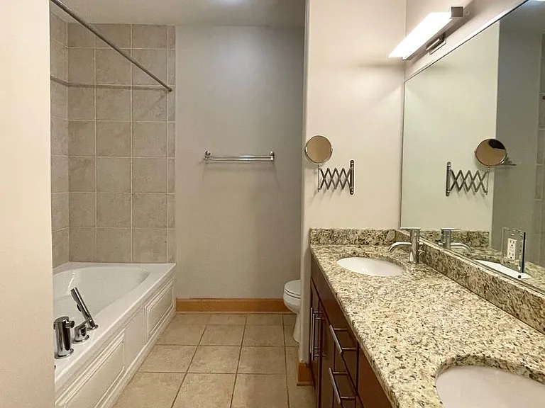 1550 E Royal Pl #1112 — Photo 3