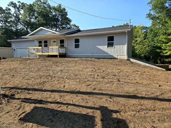 480 W Kenwood St, Twin Lake, MI 49457