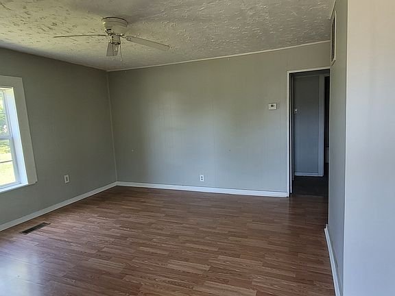 2nd image of 110 E Castleton Ave