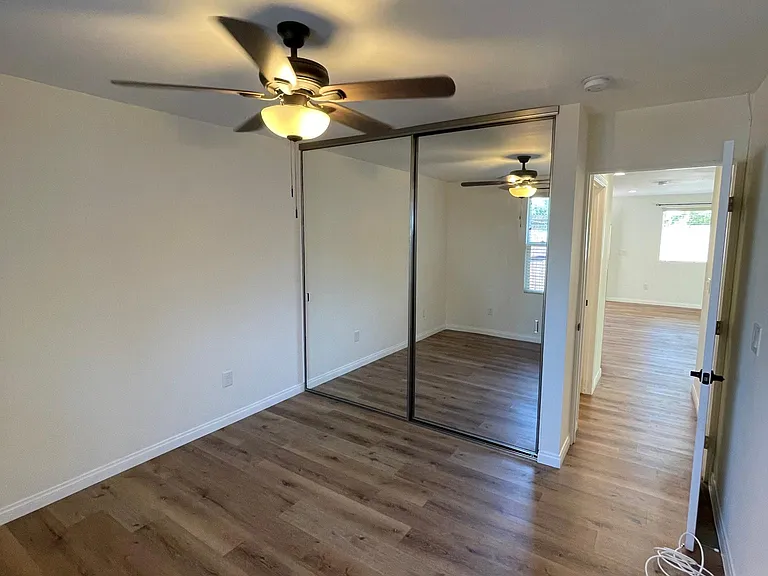 17946 Collins St — Photo 10