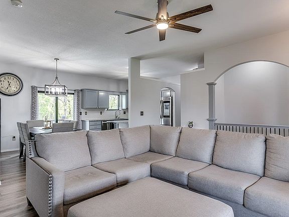 4th image of 1124 N High Park Dr