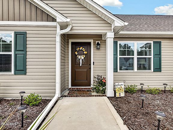 4th image of 560 Orchard Creek Drive