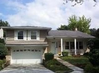 901 N Hemlock Ln, Mount Prospect, IL