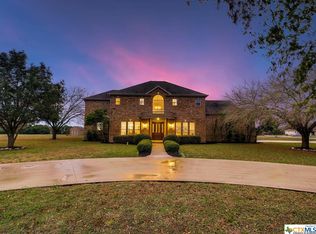 205 Country Ln, Seguin, TX 78155