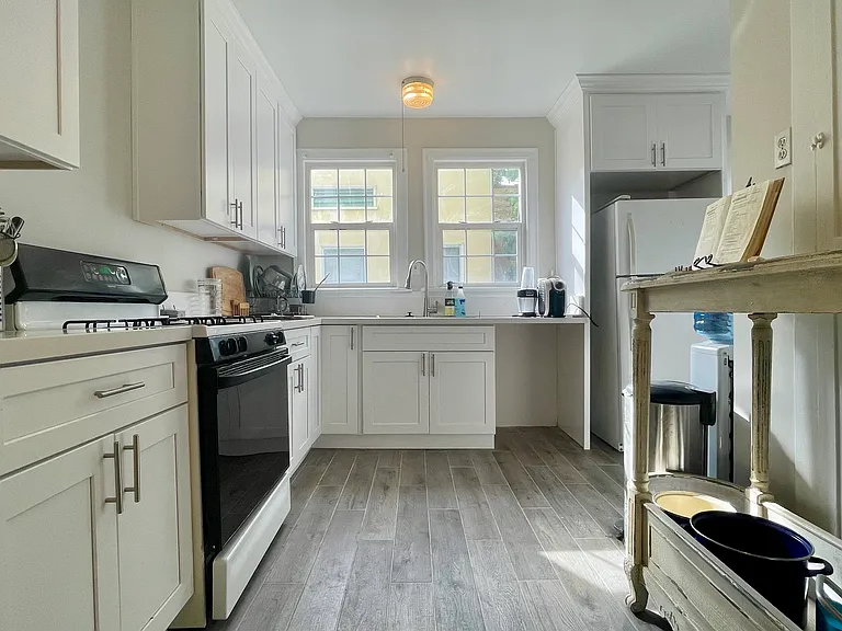 1255 S Tremaine Ave #2 — Photo 4