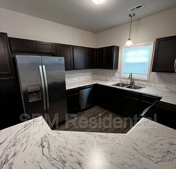 407 Vandemere Ct — Photo 7