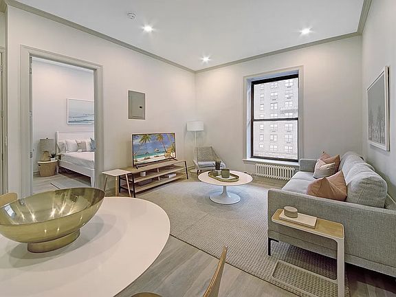 2nd image of 250 W 91st St #5A