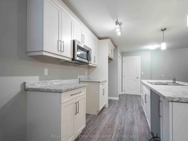 47 Dewal Pl — Photo 4