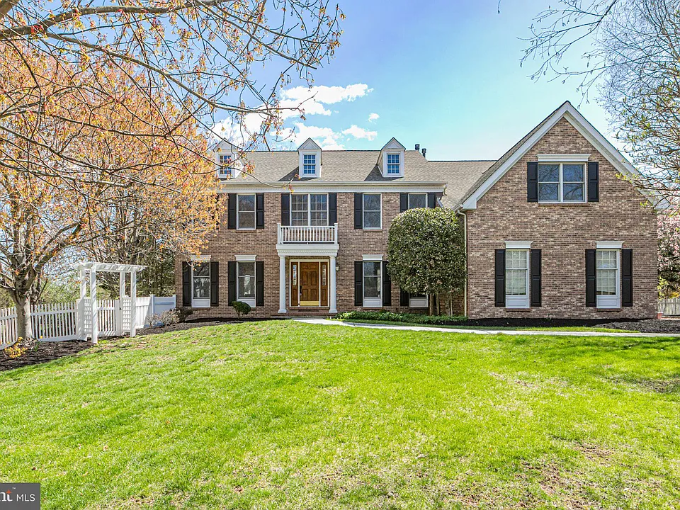 497 Christopher Dr
