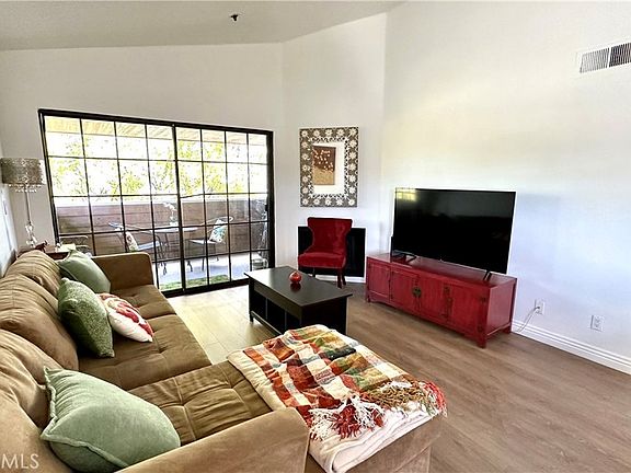 5th image of 6545 Reseda Blvd Unit 24
