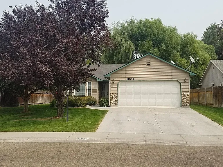 11834 W Huckleberry Dr — Photo 1