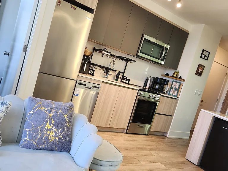 3100 Keele St W #910 — Photo 9