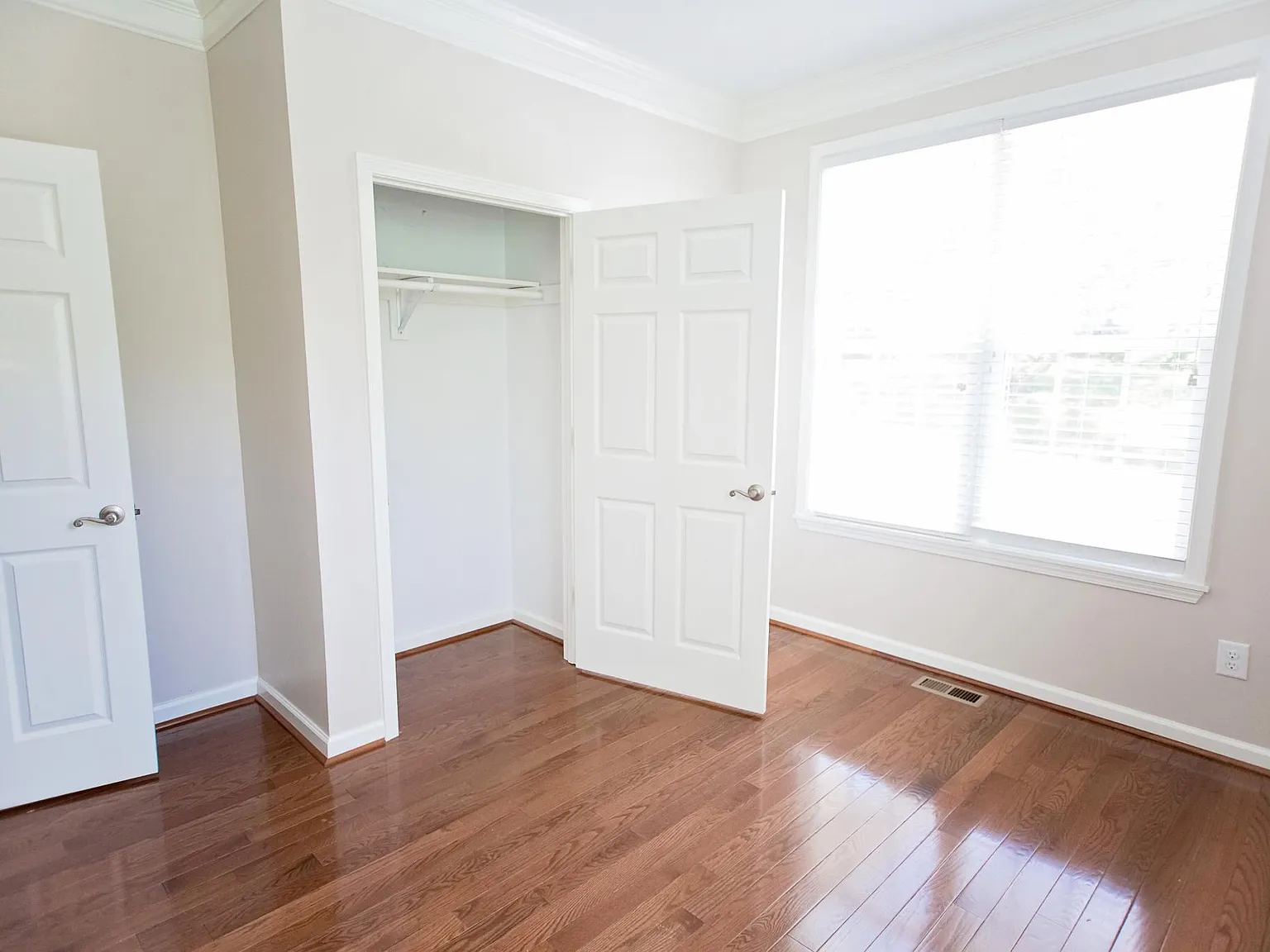 4 bed, 1750 sqft, $4,800 — Photo 4
