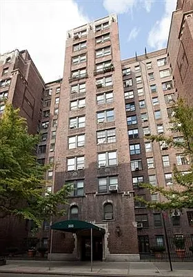 Sold by R New York | media 7
