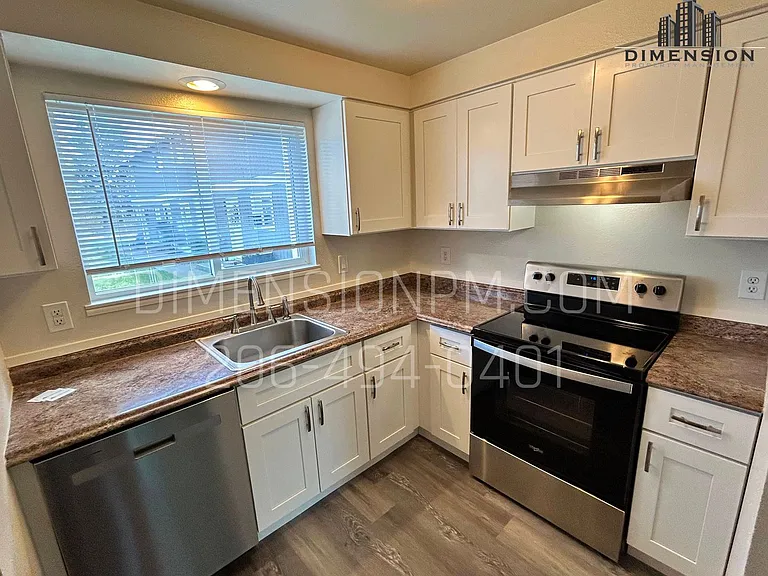 532 SW Rimrock Way — Photo 9