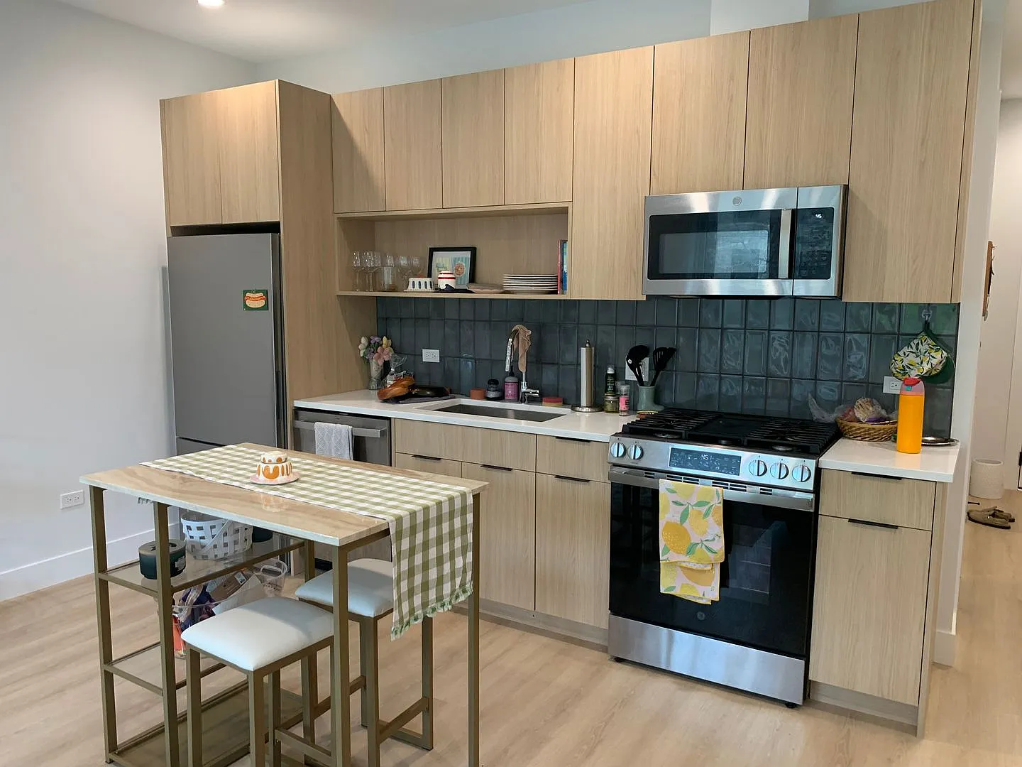 2 bed, 1000 sqft, $3,495 — Photo 4