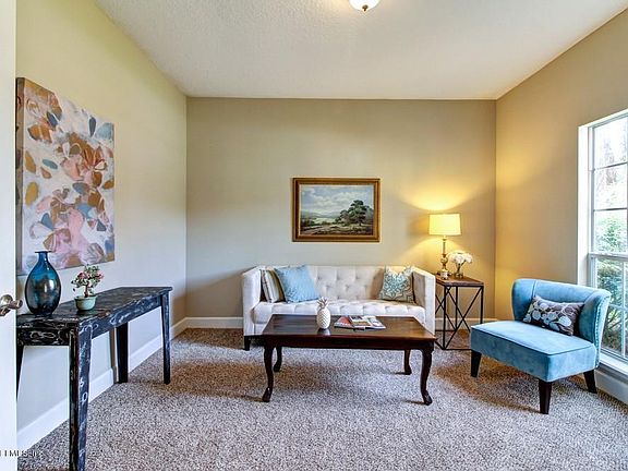 4th image of 1521 River Hills Cir E