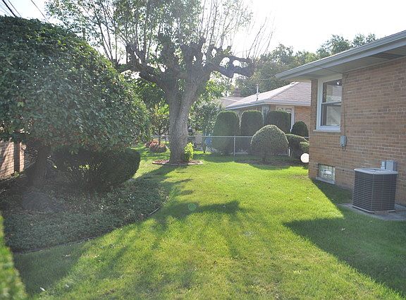 4th image of 8460 W Sunnyside Ave