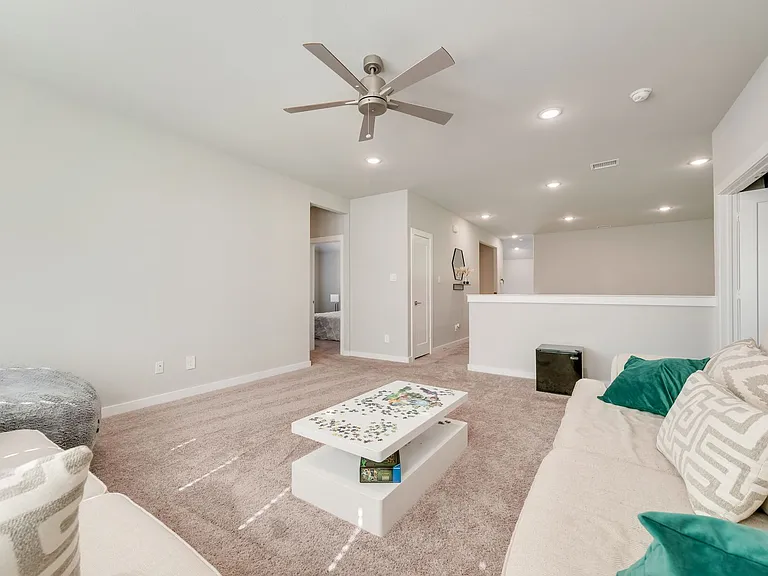 211 Coyote Creek Dr — Photo 22
