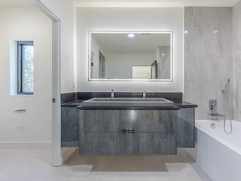 4557 Camellia Ave — Photo 9