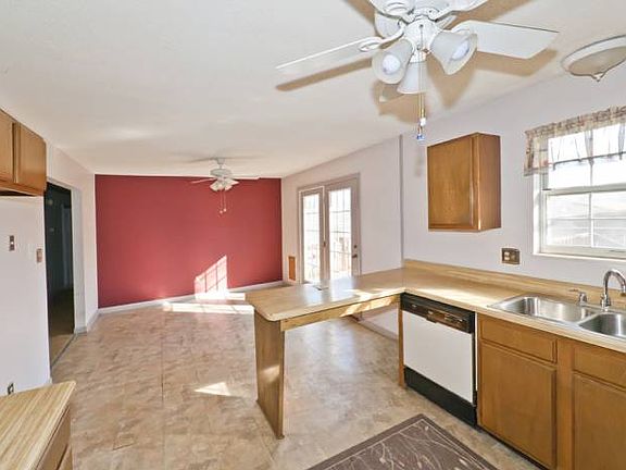 5th image of 4420 Holiday Blvd