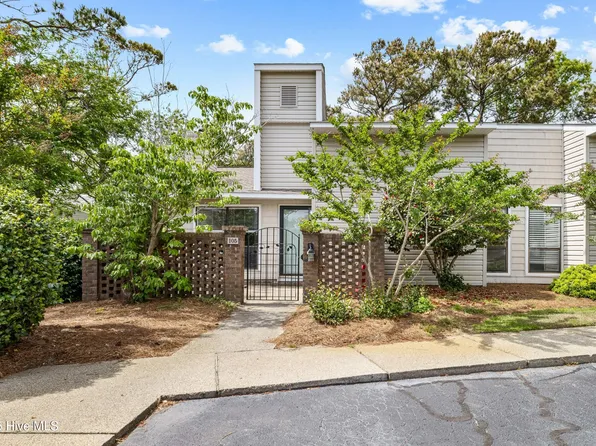 105 Bay Court, Morehead City, NC 28557