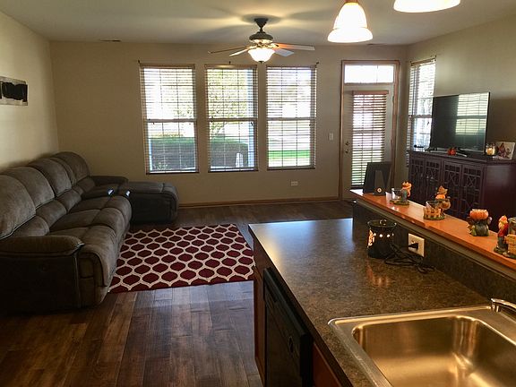 4th image of 5101 Edgewater Ct #4