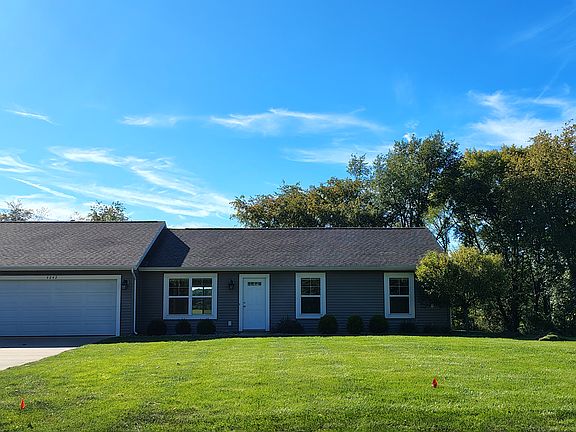 2nd image of 4242 Centre Ln