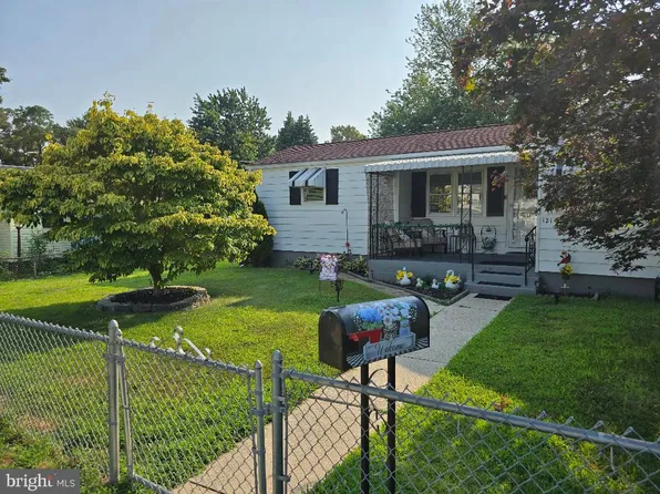 121 Roosevelt Ave, Mount Ephraim, NJ 08059