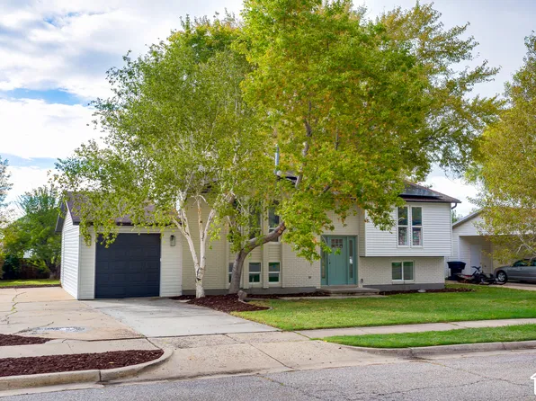 2111 N 900 W, Clinton, UT 84015