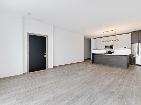 3rd image of 4311 N Cicero Ave #1