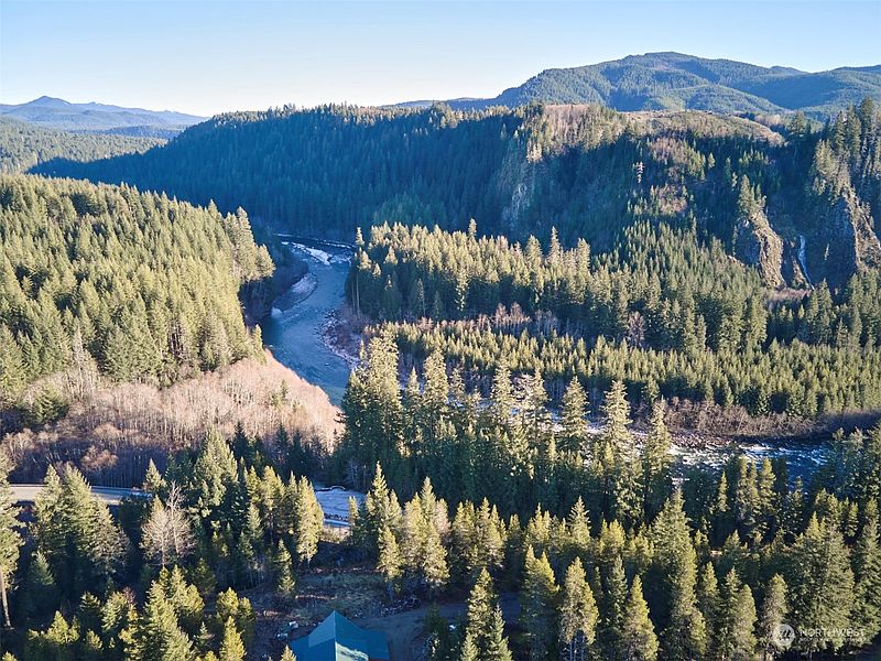 4th image of 192 Sasquatch Way
